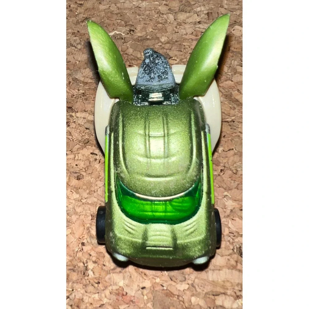 Hot Wheels Star Wars Yoda Character Car 1:64 Green Good Condition 2014 Mattel